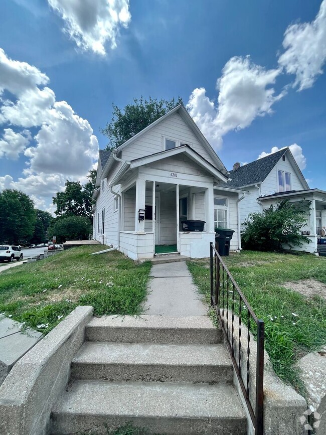 Building Photo - 4201 Cuming St
