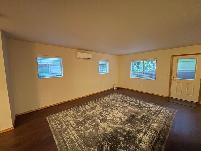 Foto del edificio - Poulsbo 3 Bedroom 2.5 Bathroom 2-Story Home