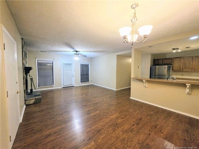 Foto del edificio - 1861 Tryon Dr