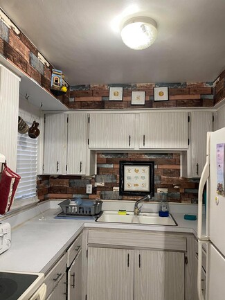 Building Photo - 2250 East 10th Street