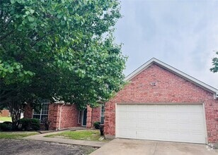 Building Photo - 6501 Violet Dr