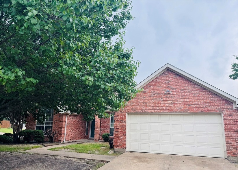 Primary Photo - 6501 Violet Dr
