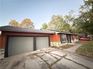 Foto del edificio - 8220 Freeman Ave