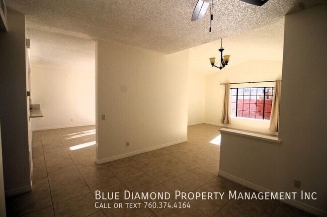 Foto del edificio - 2348 Summerhill-