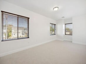 Building Photo - 3415 Southmore Blvd