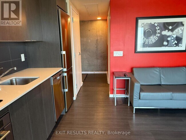 Photo du bâtiment - 105-2105 Champagne Ave S
