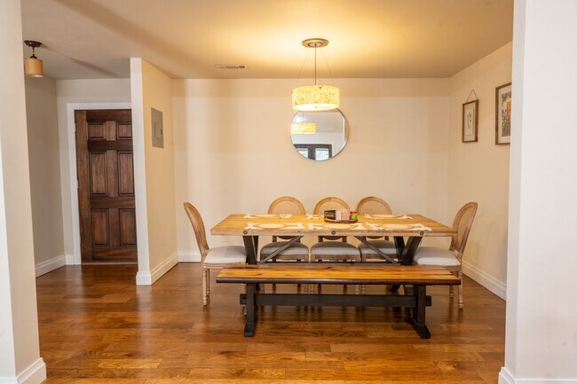 Building Photo - 2107 Emerald Isle Dr