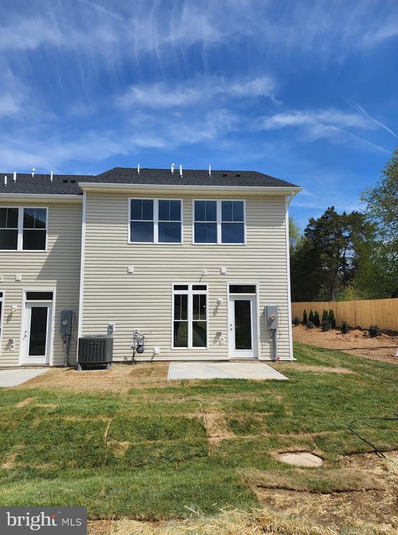 Building Photo - 118 Coralyrose Ct
