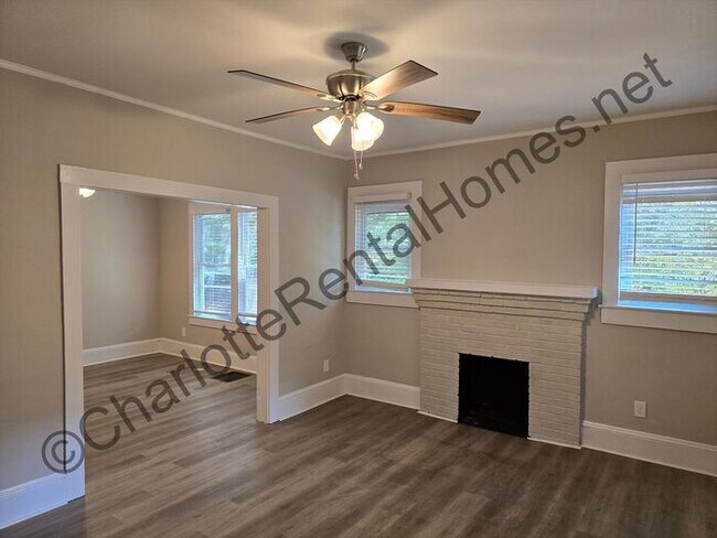 Building Photo - Stunning Renovated Home near Union Square!