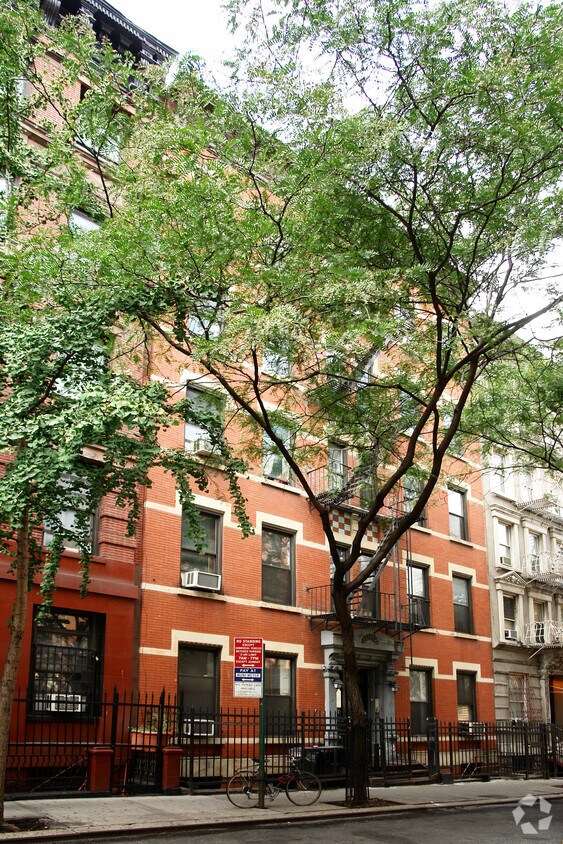 Foto del edificio - 360 W 51st St
