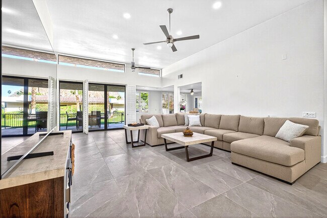 Building Photo - 77825 Cottonwood Cove