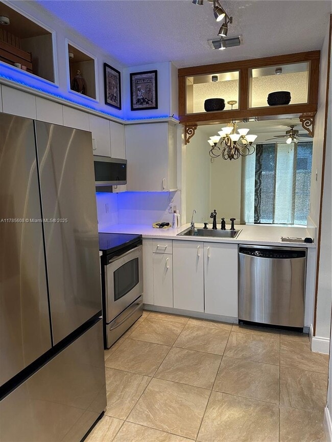 Building Photo - 2 bedroom in North miami FL 33179