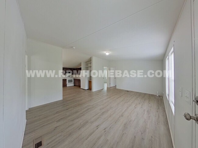 Foto del edificio - 3079 Cosson Cir