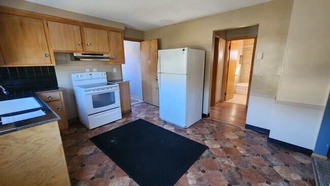 Foto del edificio - 1537 E 212th St