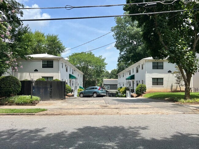 Foto del edificio - Live in the Heart of ATL! ~ 1 Bedroom ready January!