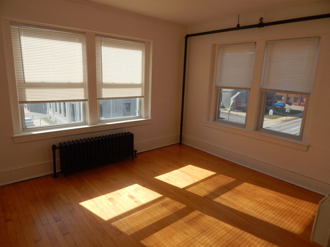 Primary Photo - 23 West St