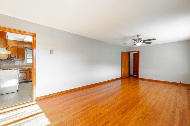 Photo - 2 bedroom, 1 bath unit in the heart of Eas... House