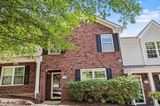 Building Photo - 220 Buck Run Dr