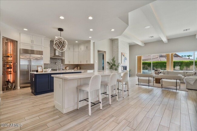 Building Photo - 5543 E Beryl Ave