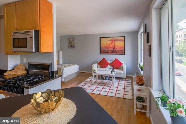 Foto del edificio - 1730 Arlington Blvd