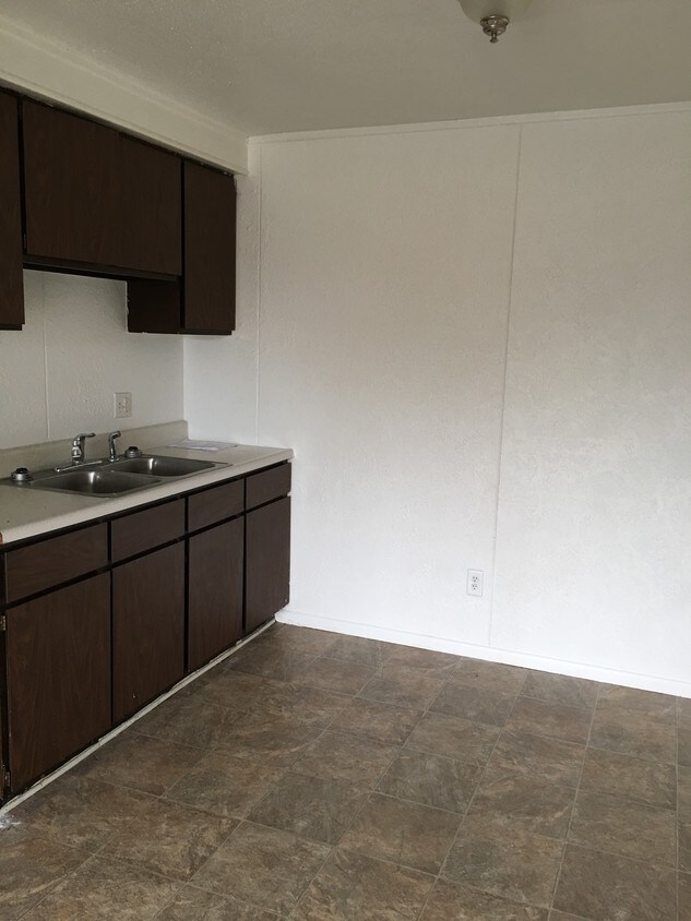 Foto principal - 701 W Russell Rd