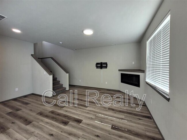 Foto del edificio - 14320 E 13th Ave