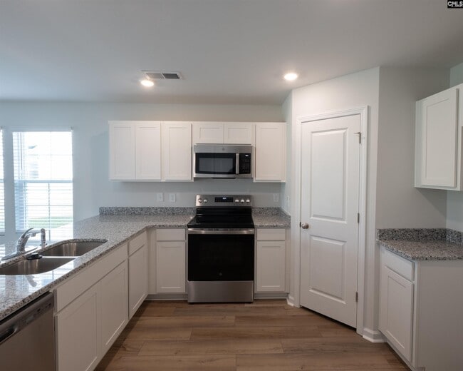 Building Photo - 708 S Long Star Wy