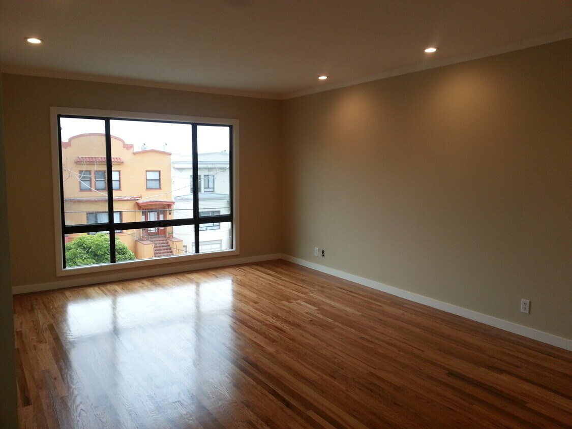 living room - 1356 17th Ave