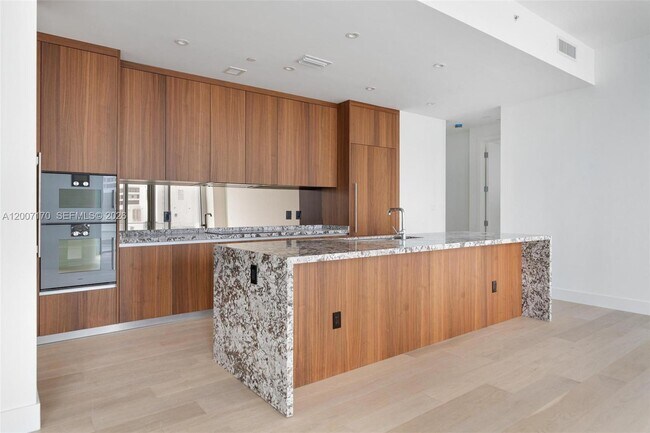 Foto del edificio - 175 SE 25th Rd