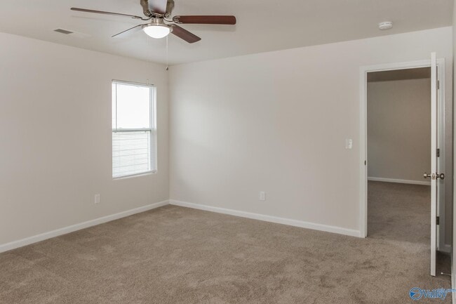 Building Photo - 215 Farmington Dr