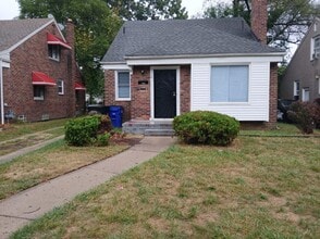 Building Photo - 17600 Greenview Ave