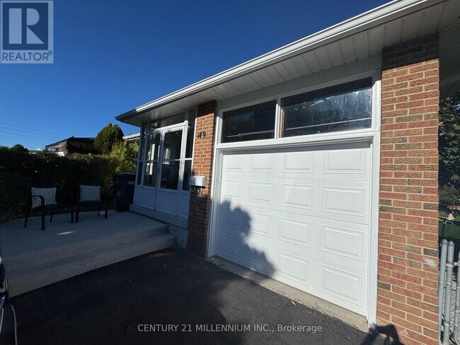 Building Photo - 149 Manitou Crescent