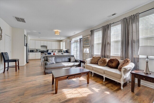 Foto del edificio - 3495 Mackinac Island Ln