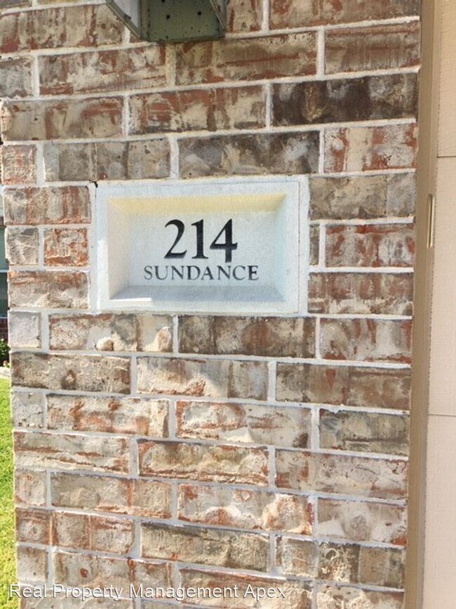 Building Photo - 3 br, 2 bath House - 214 Sundance Dr