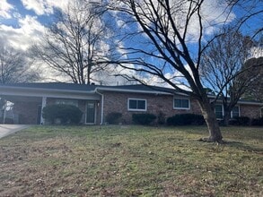 Building Photo - 8787 Country Club Dr