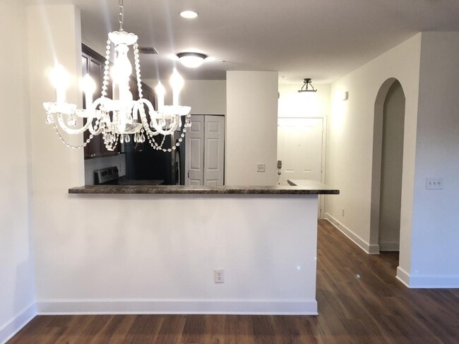 Foto del edificio - 8221 Lenox Creekside Dr