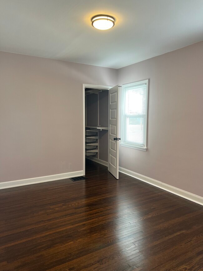 Foto del edificio - 1430 S Champion Ave