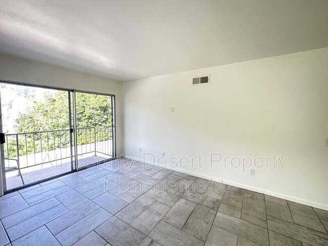 Foto del edificio - 72714 Willow St