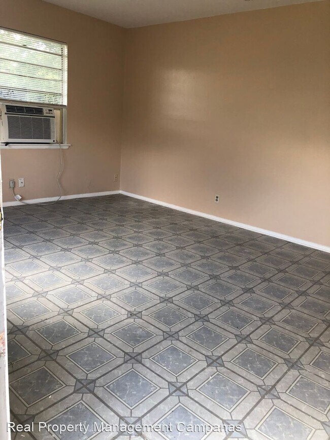 Foto del edificio - 3 br, 1 bath House - 5846 Castle Lake