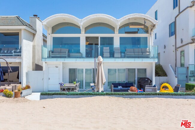 Building Photo - 3806 OCEAN FRONT Walk