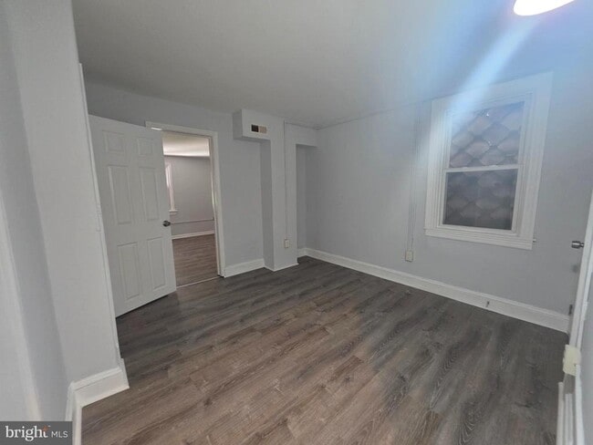 Building Photo - 714 Roebling Ave
