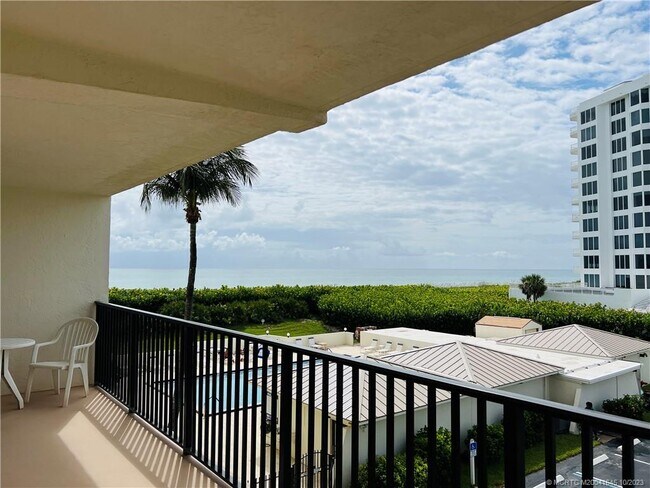Foto del edificio - 10044 S Ocean Dr