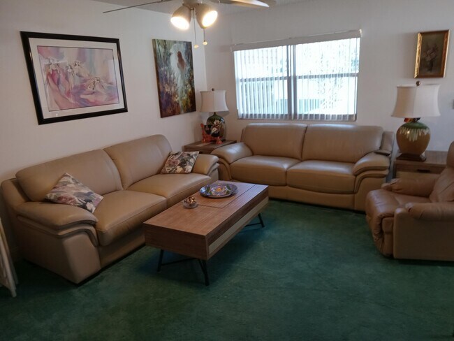 Foto del edificio - 213 Waterford Cresent