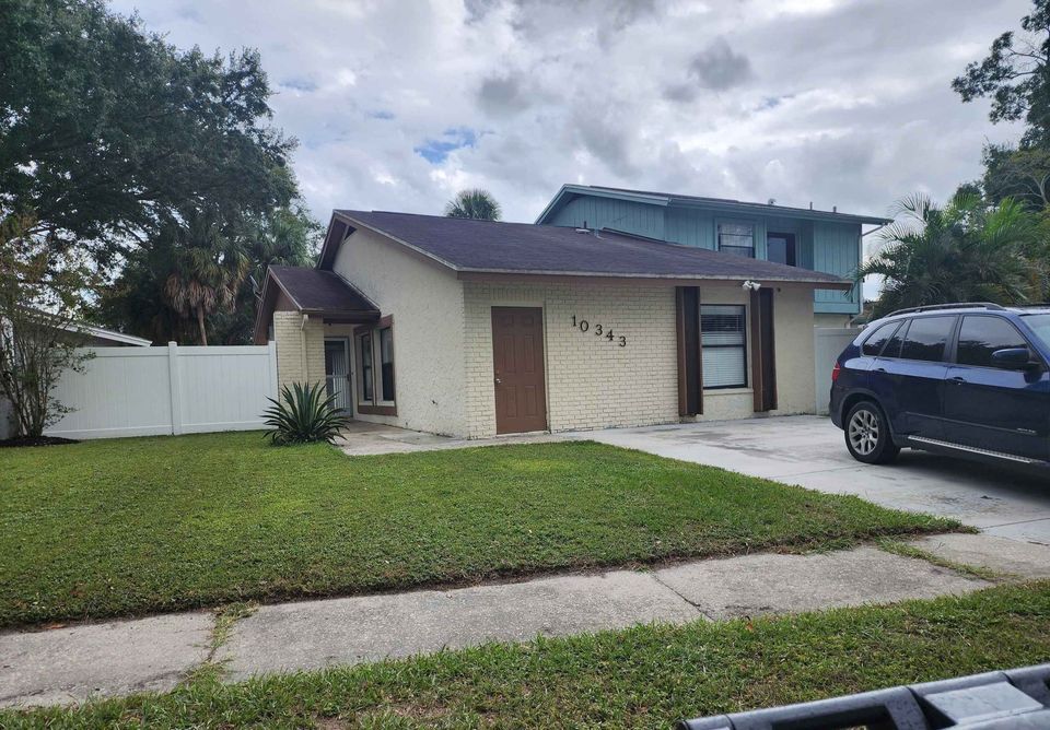Primary Photo - 10343 Rosemount Dr