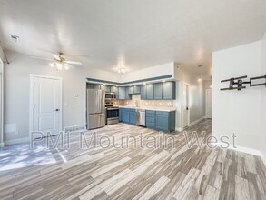 Building Photo - 55 Peregrine Ln