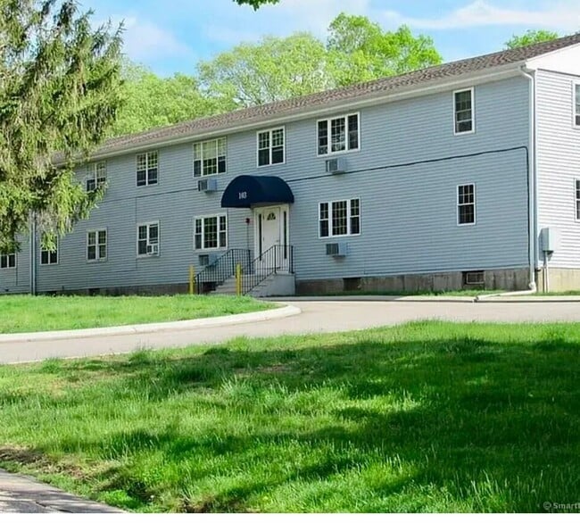 Building Photo - 103 Horse Pond Rd