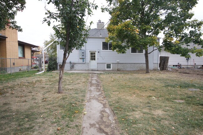 Building Photo - 3709 3rd Ave N