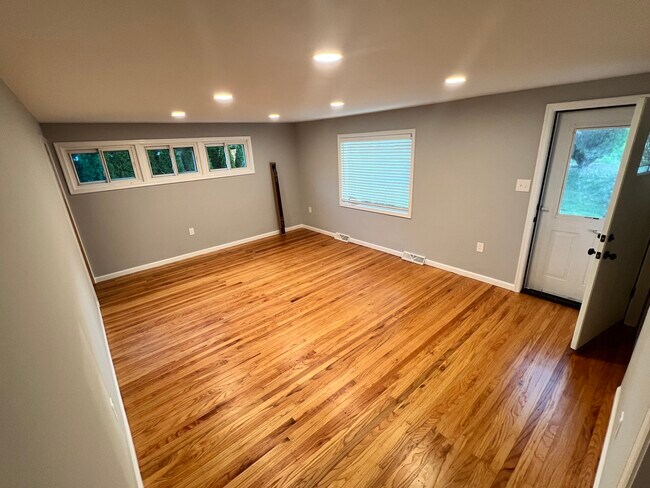 Foto del edificio - 4107 E Chester Dr
