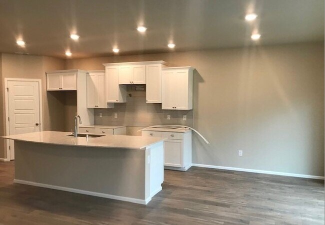 Foto del edificio - Beautiful, almost new Home Marysville!