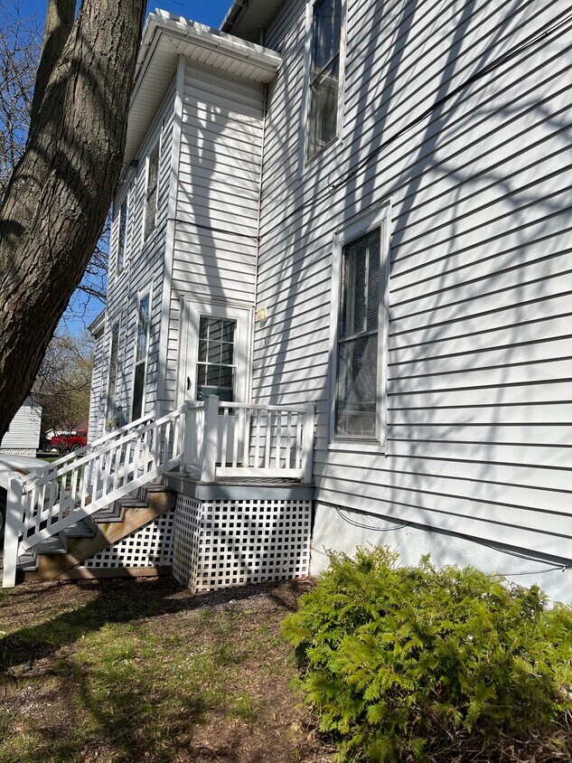 204 New Boston St Unit 3, Canastota, NY 13032 Apartments in Canastota